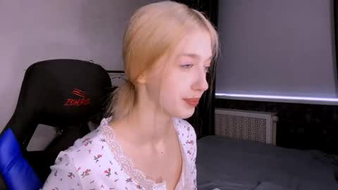 Snapshot of eufemiazurawski chatting on April 4, 11:08 am Tali online show from April 4, 11:08 am