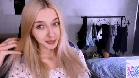 Snapshot of eufemiazurawski chatting on April 5, 11:07 am Tali online show from April 5, 11:07 am