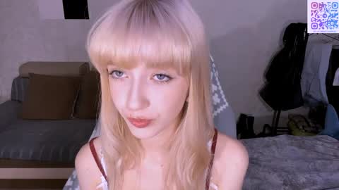 Snapshot of eufemiazurawski chatting on April 10, 11:04 am Tali online show from April 10, 11:04 am