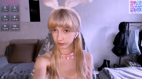 Snapshot of eufemiazurawski chatting on April 12, 11:04 am Tali online show from April 12, 11:04 am