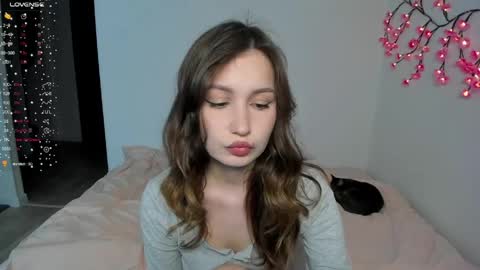 Veronica Tiia Lilith left to right online show from April 16, 7:14 pm