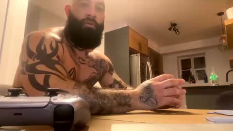 Snapshot of european_couple30 chatting on December 22, 2:49 am Power couple30 online show from December 22, 2:49 am