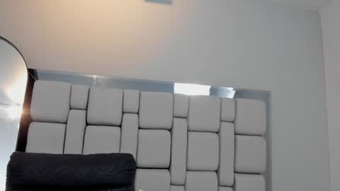 EVA  online show from January 31, 1:01 am