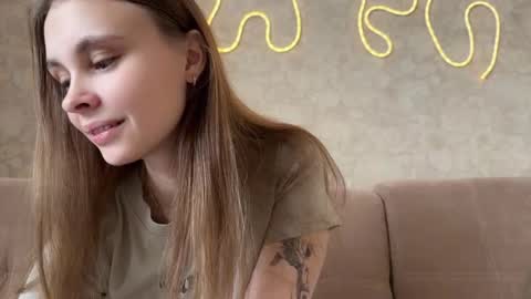 Eva Calvin online show from December 19, 7:15 am