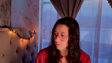 eva delight online show from November 15, 11:40 am