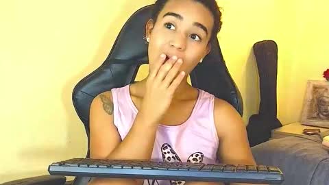 Snapshot of eva_foxs chatting on December 1, 9:31 pm Eva Foxs online show from December 1, 9:31 pm