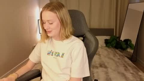 eva hamilton online show from May 27, 1:13 am