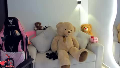 Eva   online show from March 8, 4:49 am