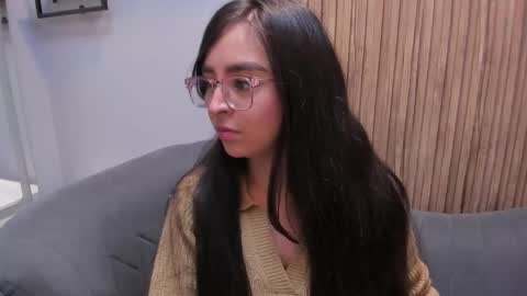 Snapshot of eva_macalliter chatting on January 22, 3:31 am Angelinne online show from January 22, 3:31 am