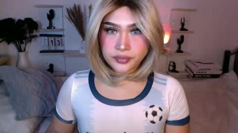 Queen Eva Mazikeen online show from November 13, 8:41 pm