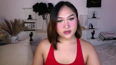 Queen Eva Mazikeen online show from December 19, 6:37 pm