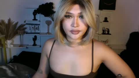 Queen Eva Mazikeen online show from May 15, 12:23 pm