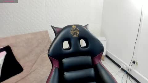 Eva  online show from March 17, 2:31 pm