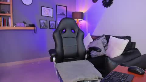 Snapshot of eva_monet chatting on June 11, 7:12 pm eva_monet online show from June 11, 7:12 pm