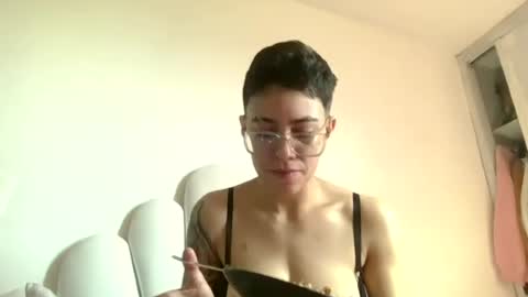 Snapshot of eva_monwalker chatting on July 10, 1:47 pm Eva cute online show from July 10, 1:47 pm