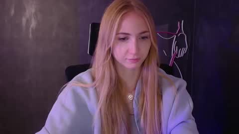Snapshot of eva_oliviaa chatting on October 6, 11:29 am Eva online show from October 6, 11:29 am