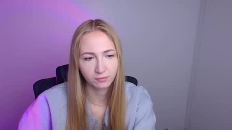 Snapshot of eva_oliviaa chatting on October 8, 5:38 am Eva online show from October 8, 5:38 am
