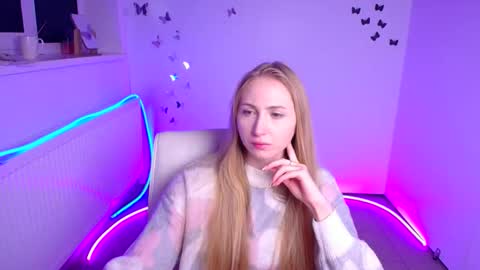 Snapshot of eva_oliviaa chatting on October 19, 5:24 pm Eva online show from October 19, 5:24 pm