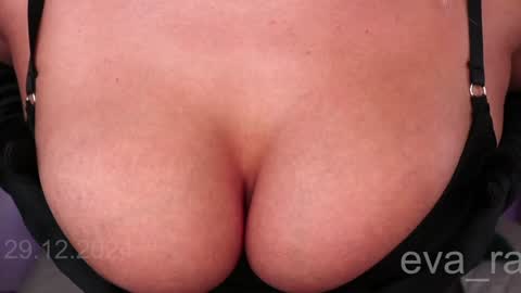 Eva online show from December 29, 9:52 pm