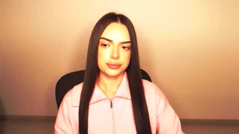 Snapshot of eva_rossee_ chatting on October 18, 6:52 pm Eva online show from October 18, 6:52 pm