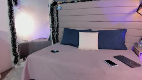 eva_rossi_ online show from January 9, 11:35 am