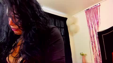 Snapshot of eva_royer69 chatting on October 14, 1:12 pm Eva online show from October 14, 1:12 pm