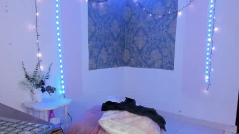 Eva  online show from March 29, 9:31 am