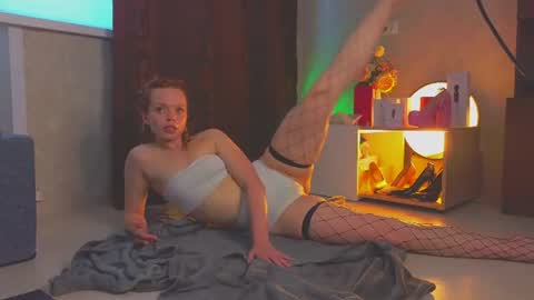 Snapshot of eva_sinn chatting on June 24, 3:44 pm Hi there i am Eva and i wish create a nice community with you so join my Ticket Show for more pleasure online show from June 24, 3:44 pm