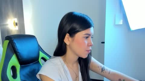 E V A  online show from February 23, 12:13 pm