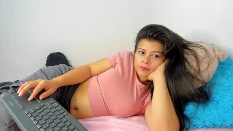Snapshot of eva_sweet2 chatting on October 16, 1:45 pm Estefania online show from October 16, 1:45 pm