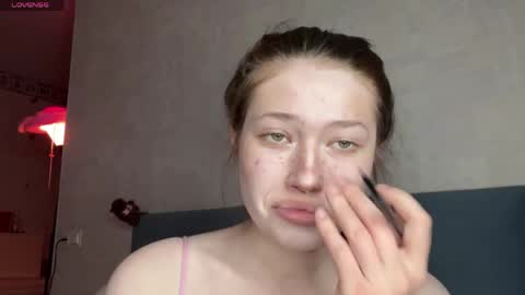 eva varnerr online show from April 4, 8:50 pm