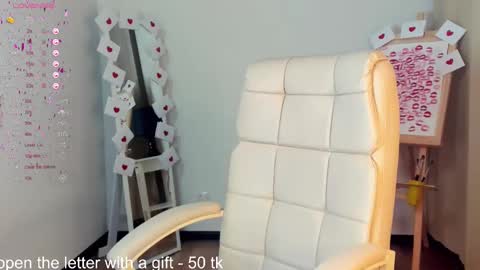 Eva  online show from February 13, 5:48 am