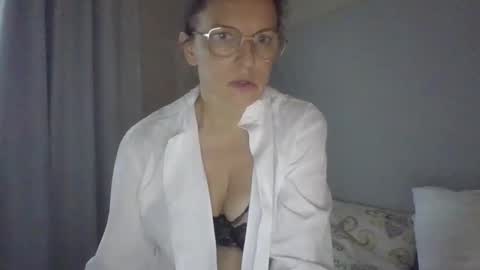 evaglad online show from October 2, 5:25 am