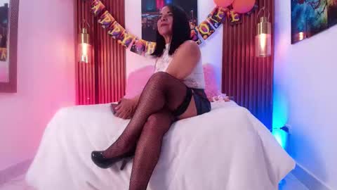 Snapshot of evagoddess_ chatting on October 20, 7:58 pm EVA GODDESS online show from October 20, 7:58 pm
