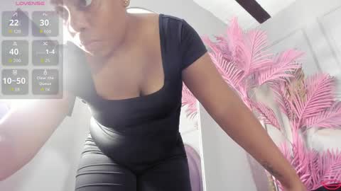 evahalston online show from April 10, 7:51 pm