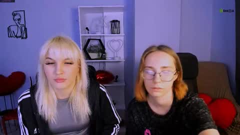 evalora online show from November 23, 8:08 pm