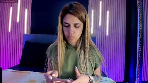 Snapshot of evaloviaa_ chatting on June 21, 3:03 pm Eva online show from June 21, 3:03 pm