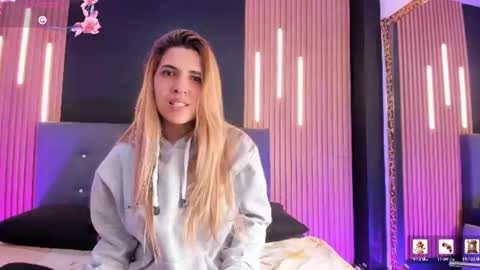 Snapshot of evaloviaa_ chatting on June 24, 1:54 pm Eva online show from June 24, 1:54 pm