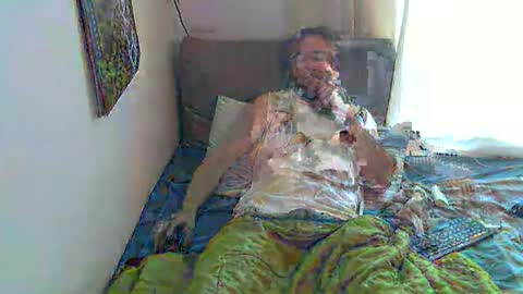 Snapshot of evalsmac chatting on February 19, 11:17 am Han online show from February 19, 11:17 am