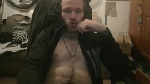 Snapshot of evalsmac chatting on February 28, 8:10 pm Han online show from February 28, 8:10 pm