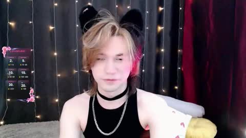 evan_reinhart online show from November 8, 12:44 am