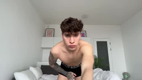 evan_white_ online show from March 18, 10:40 am