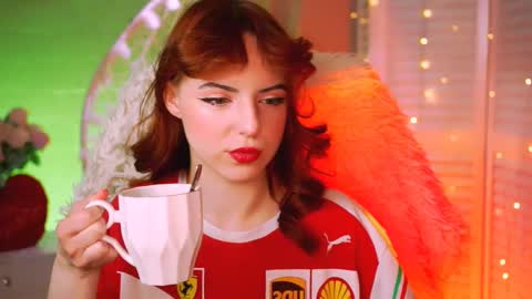 Eva  online show from February 16, 4:10 pm