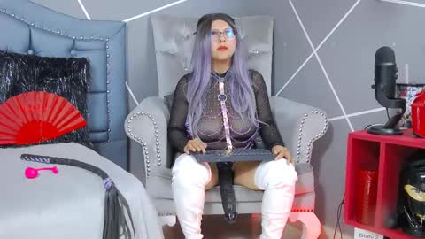 Snapshot of evangeline_17 chatting on February 18, 2:16 am Miss Evangeline online show from February 18, 2:16 am