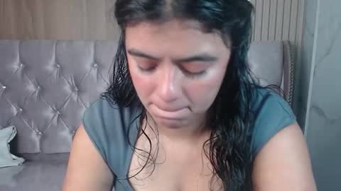 Snapshot of evangeline_b_ chatting on December 5, 12:58 pm Evamgeline online show from December 5, 12:58 pm
