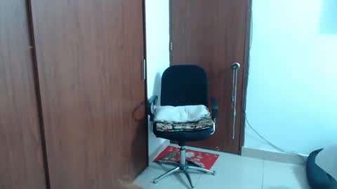 Snapshot of evangeline_kerry chatting on December 4, 9:46 pm EvangelinehotsexynaturalsexydancesexyeyessexyfeetI love getting your wild side online show from December 4, 9:46 pm