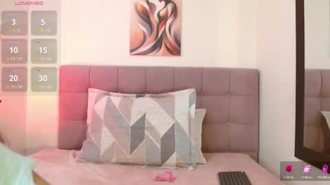 Snapshot of evangeline_wish chatting on May 15, 1:07 pm evangeline_wish online show from May 15, 1:07 pm