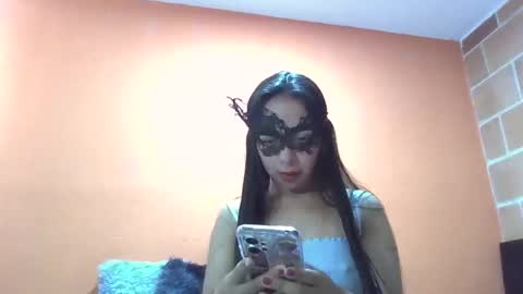 Snapshot of evangelinne_01 chatting on October 28, 1:14 pm evangelinne_01 online show from October 28, 1:14 pm