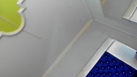 evanllelyne online show from April 16, 11:55 am