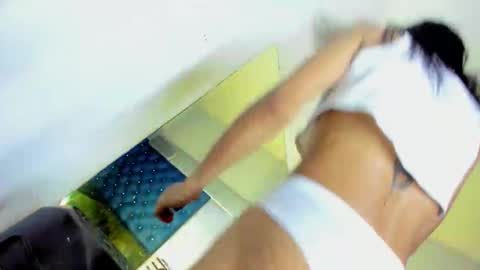 Snapshot of evanllelyne chatting on May 20, 12:33 pm evanllelyne online show from May 20, 12:33 pm